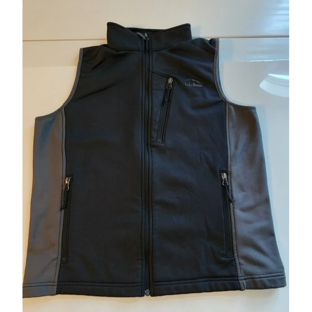 LL Bean Vest Mens M Slightly Fitted Hiking